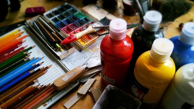 Comment intégrer la technologie dans vos loisirs créatifs